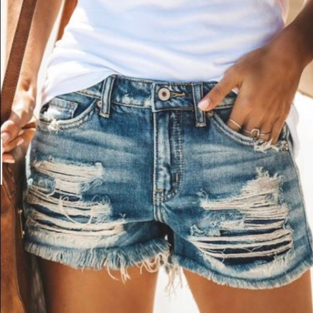 Vici distressed shorts